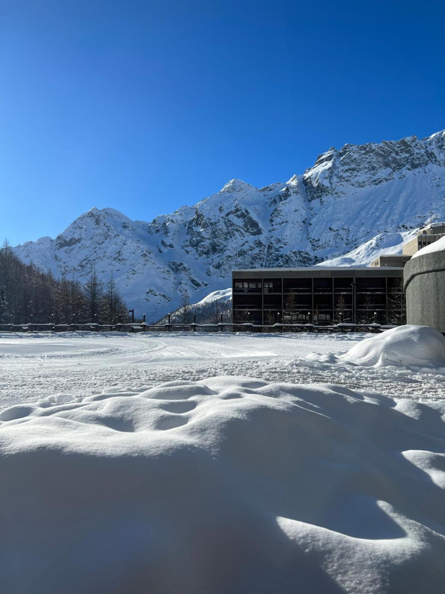 Cervinia - Matterhorn Apartments Бройл-Червиня Екстериор снимка