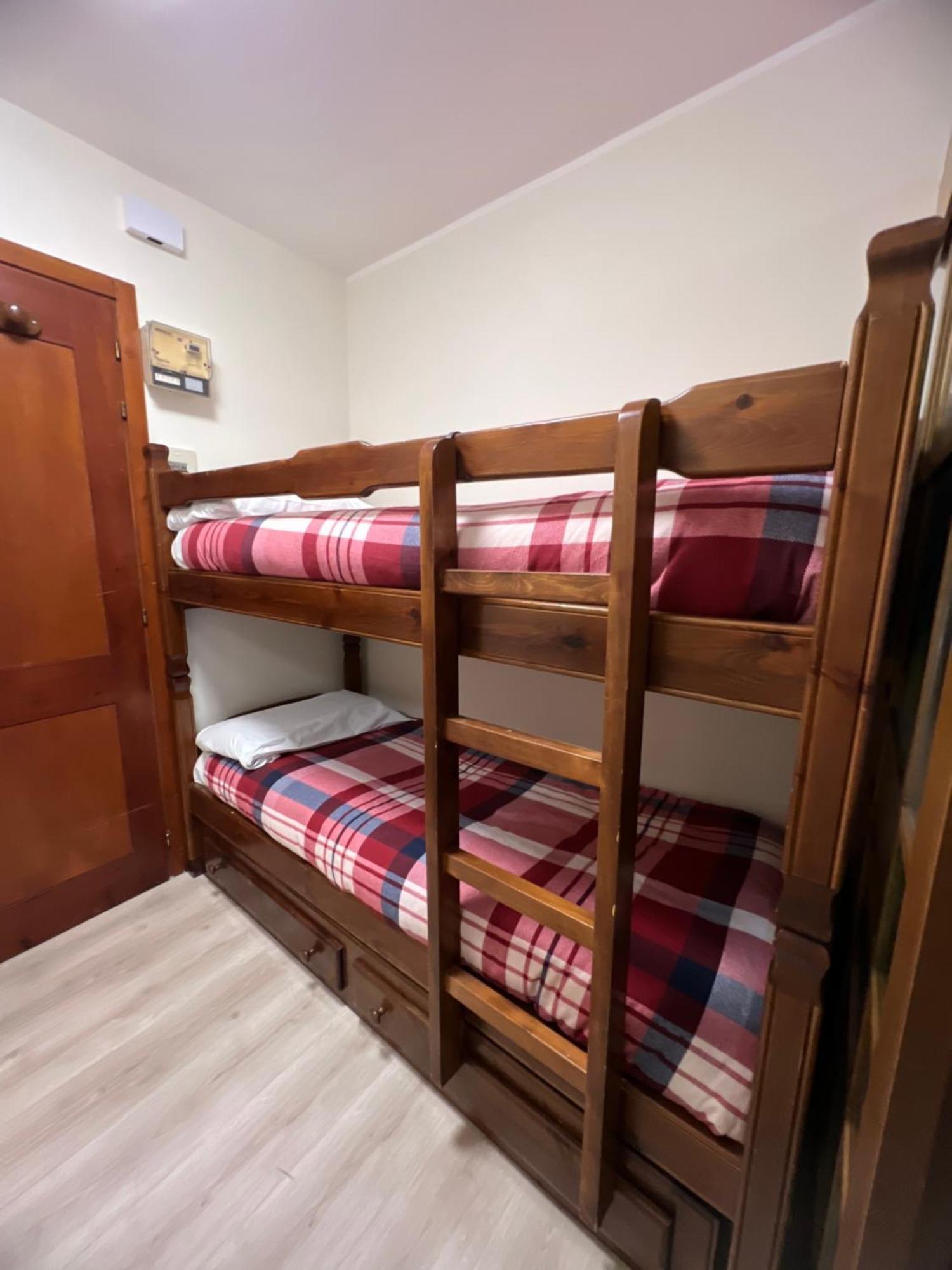 Cervinia - Matterhorn Apartments Бройл-Червиня Екстериор снимка