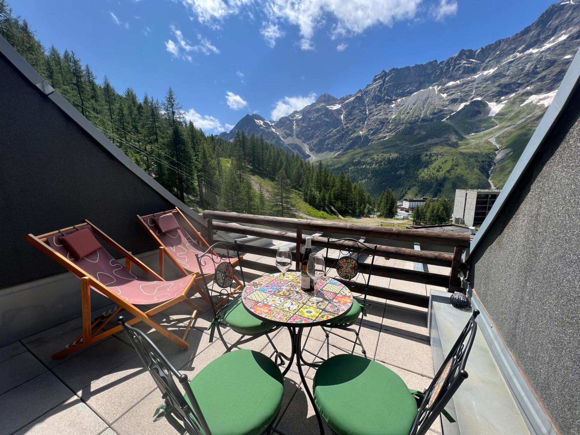 Cervinia - Matterhorn Apartments Бройл-Червиня Екстериор снимка