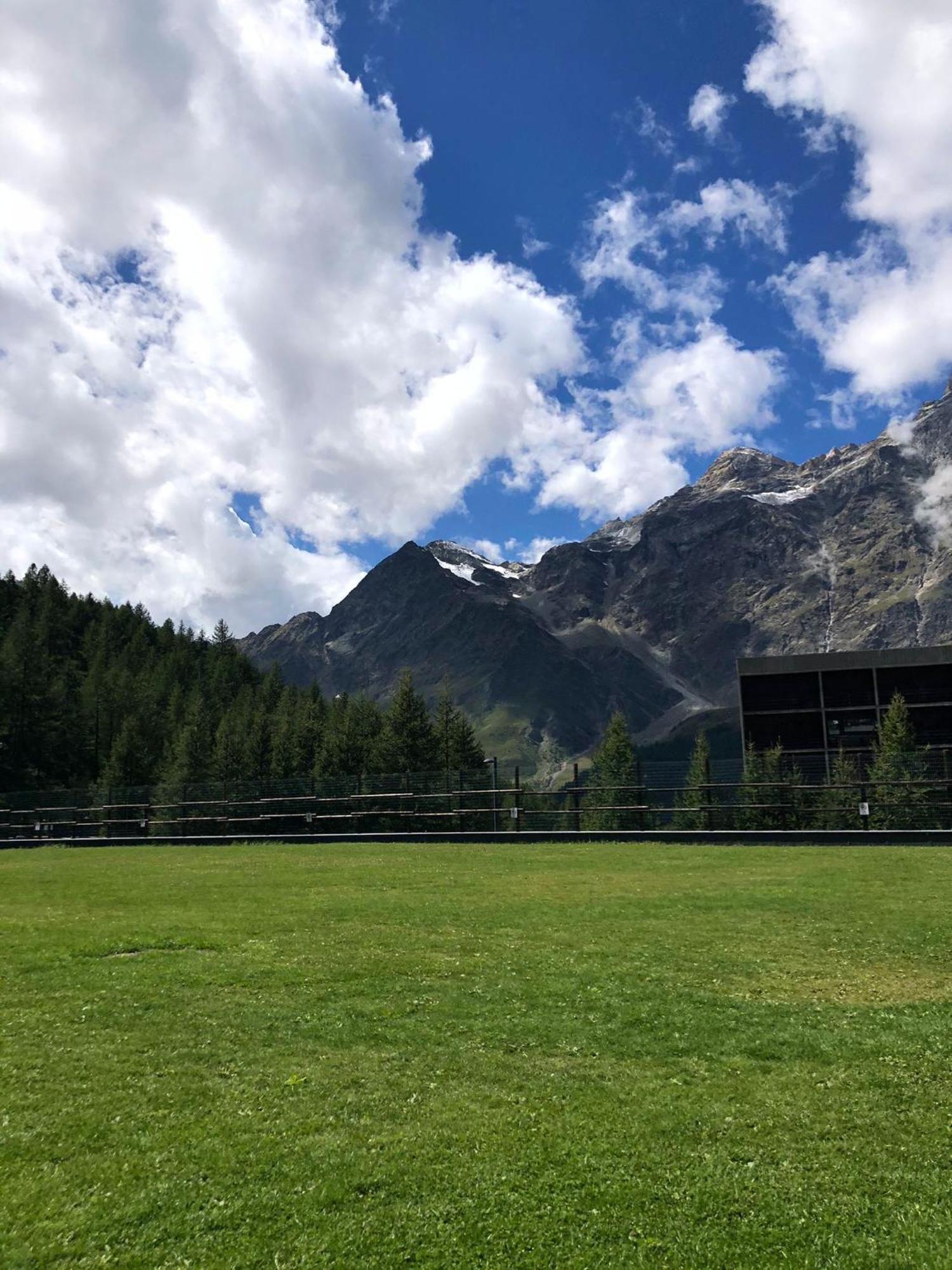 Cervinia - Matterhorn Apartments Бройл-Червиня Екстериор снимка